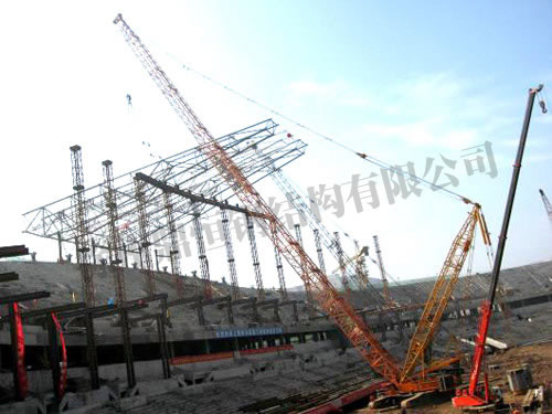 管桁架體育場(chǎng)看臺(tái)